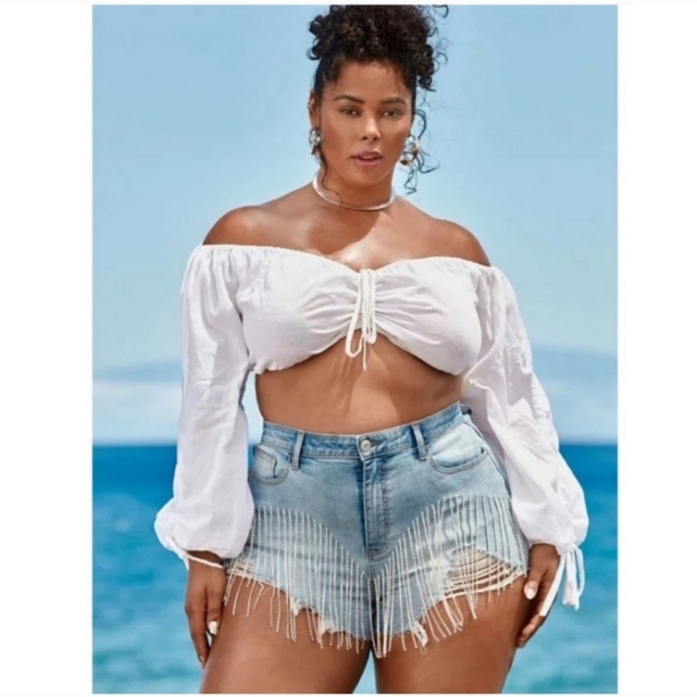 ⚘️Tabria majors ftf Rhinestone fringe shorts size 18
